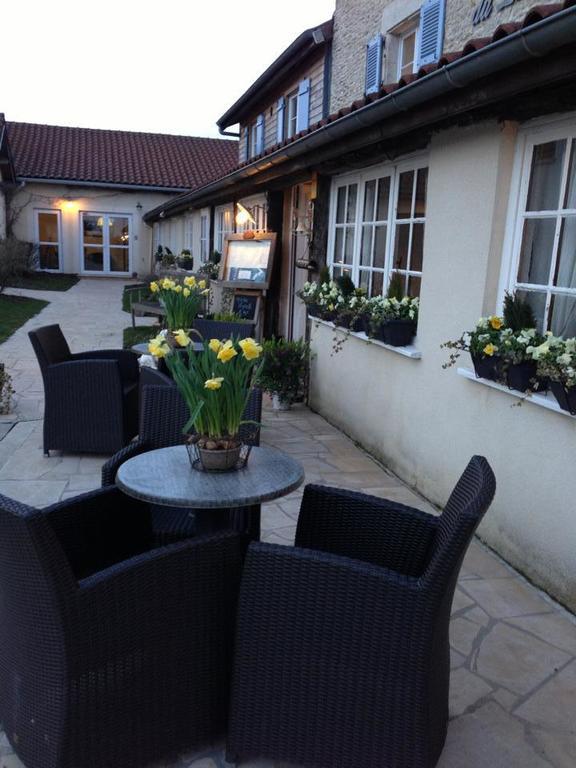 Logis Hotel La Grange Du Relais Colombey-les-deux-Églises Buitenkant foto